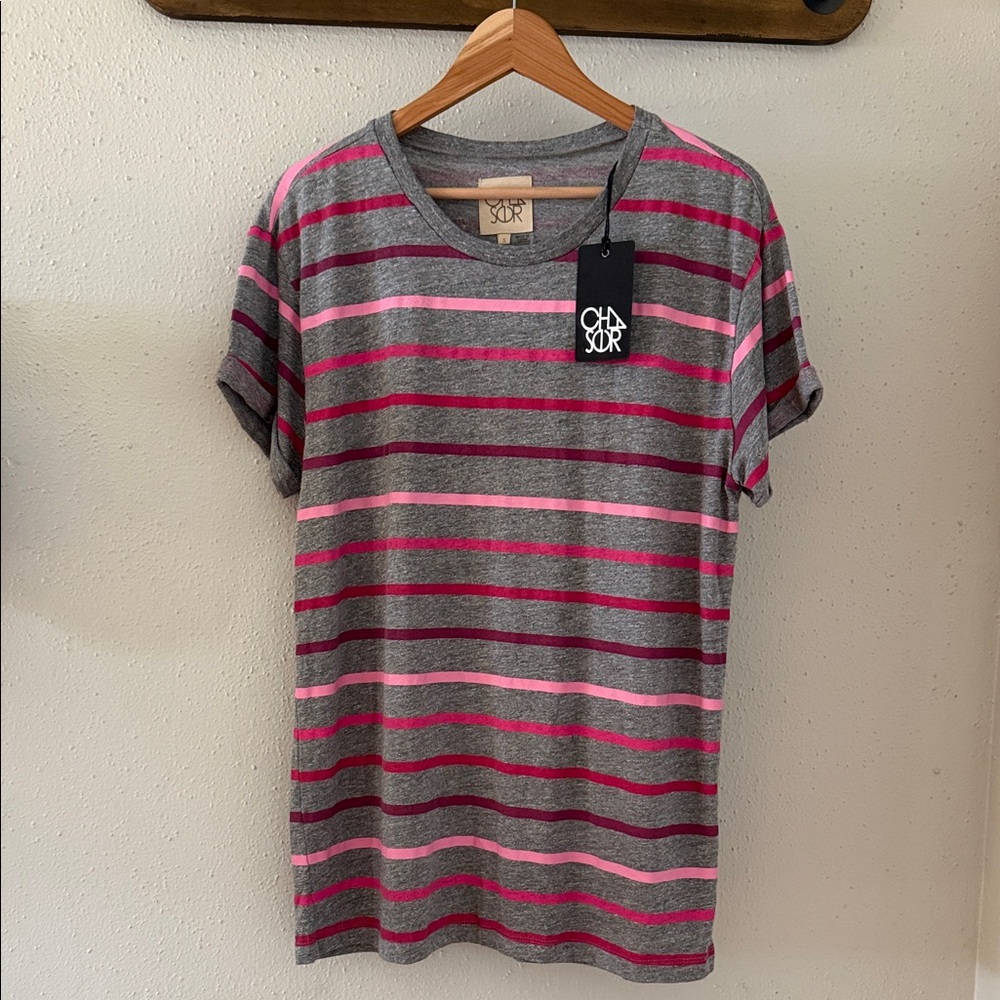 CHASER Gray and Pink Striped T-Shirt S Oversized
